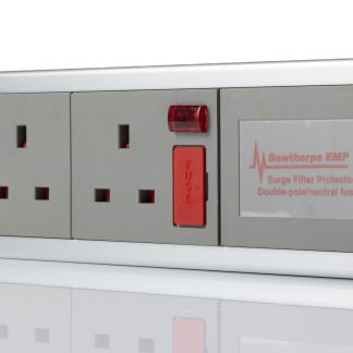 Connettore femmina di prolunga NEUTRAL 2m, 2 prese IEC C14, 230 V c.a.